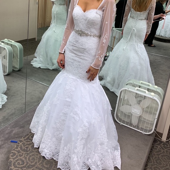 Sweetheart Trumpet wedding dress - Picture 3 of 8